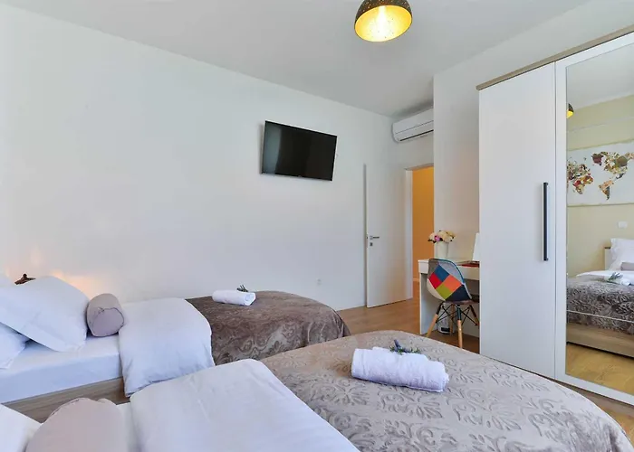 4* First Hill With Heated Pool, Zaton (Zadar)