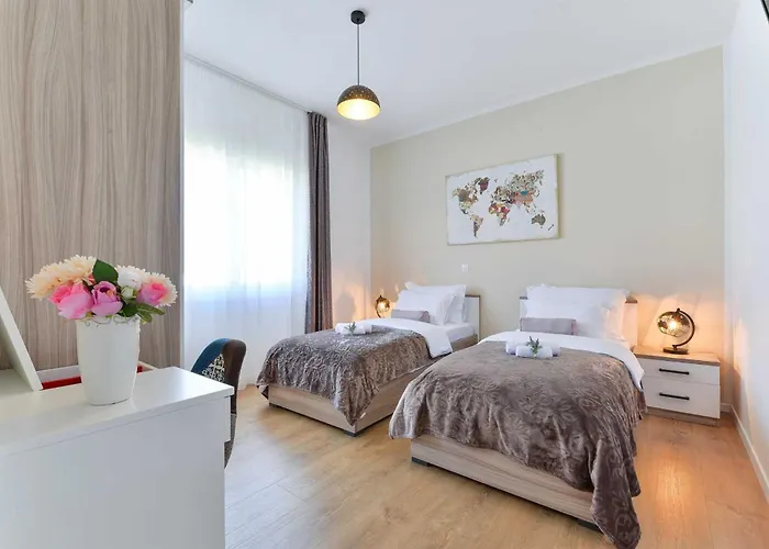 4* First Hill With Heated Pool, Villa