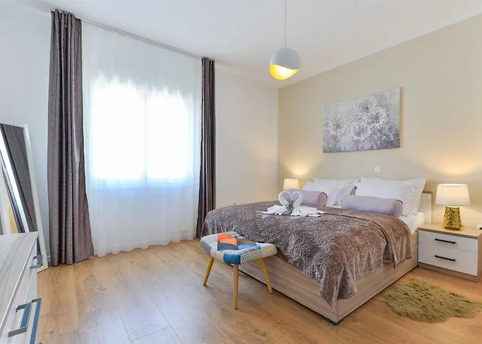 Villa 4* First Hill With Heated Pool, *