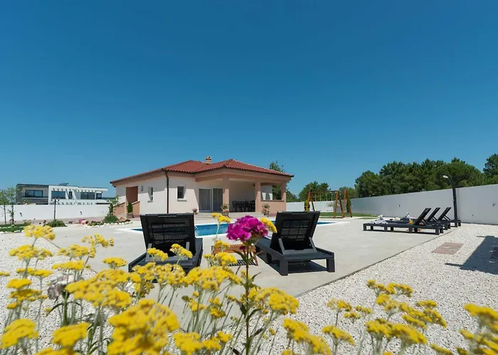 Villa 4* First Hill With Heated Pool, *