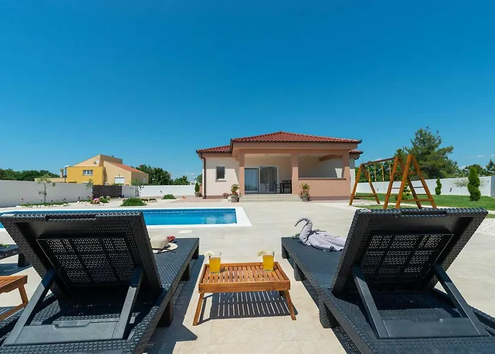 4* First Hill With Heated Pool,