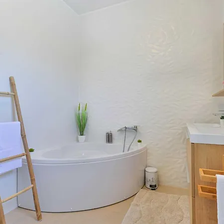 Villa 4* First Hill With Heated Pool, Zaton (Zadar)