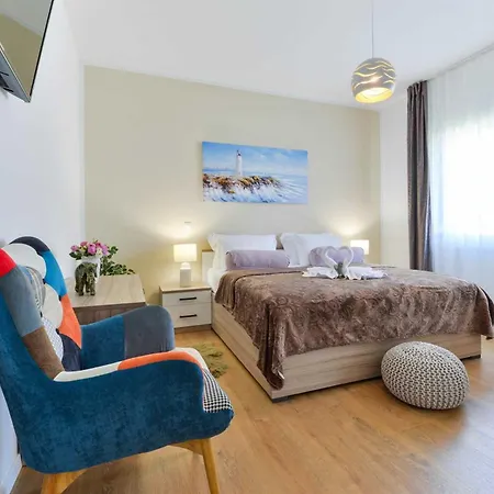 4* First Hill With Heated Pool, *