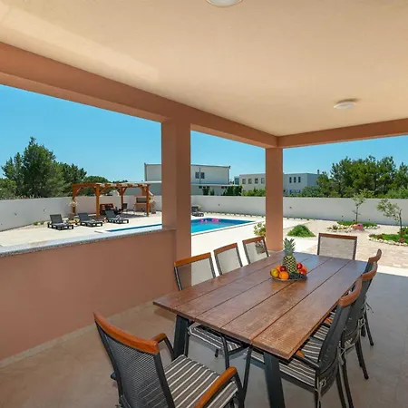 Villa 4* First Hill With Heated Pool, Zaton