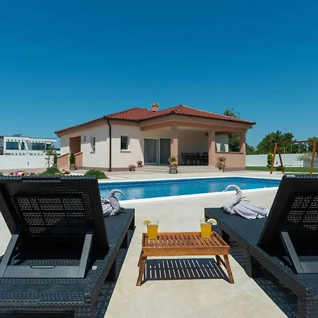 Villa 4* First Hill With Heated Pool, Zaton Zaton (Zadar)