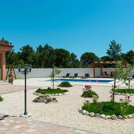 4* First Hill With Heated Pool, Zaton * Zaton (Zadar)