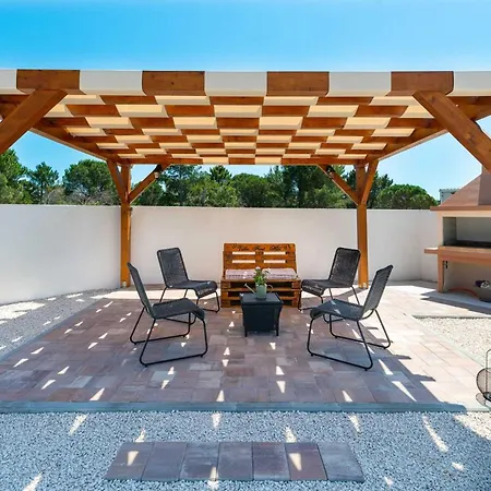 4* First Hill With Heated Pool, Zaton (Zadar)