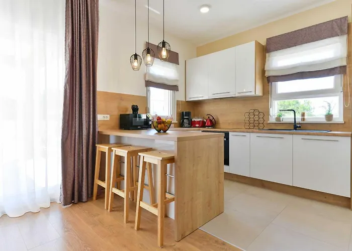 Βίλα 4* First Hill With Heated Pool, Zaton (Zadar)