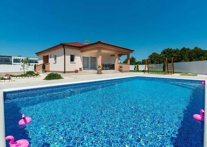 4* First Hill With Heated Pool,